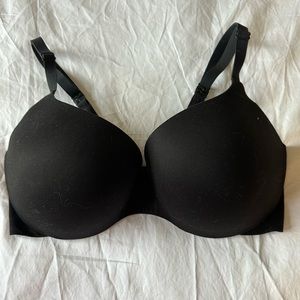 Victorias Secret bra- underwire & padded. New- worn maybe 2 times.